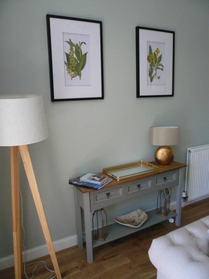 Woodburn Ground-Floor Apartment In Quiet Setting In פיטלוצ'רי מראה חיצוני תמונה