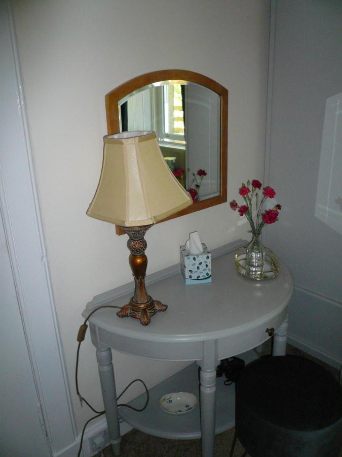 Woodburn Ground-Floor Apartment In Quiet Setting In פיטלוצ'רי מראה חיצוני תמונה