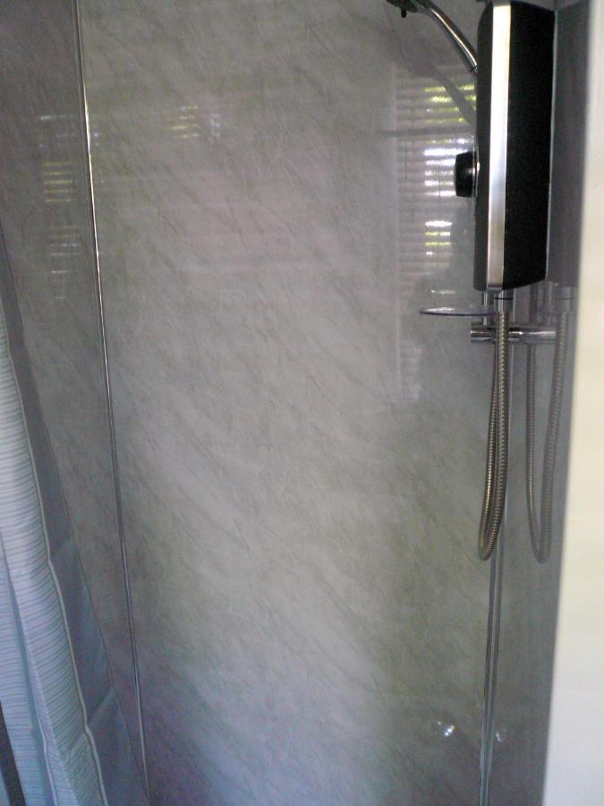 Woodburn Ground-Floor Apartment In Quiet Setting In פיטלוצ'רי מראה חיצוני תמונה