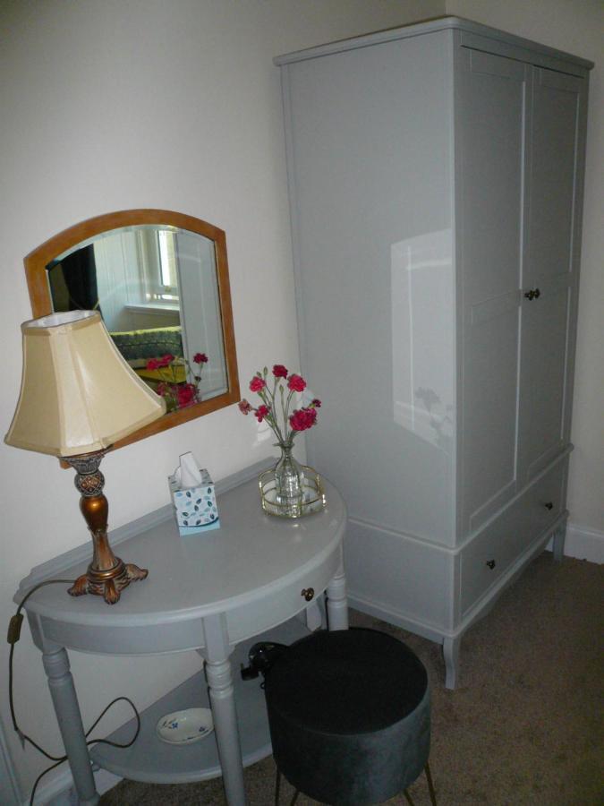 Woodburn Ground-Floor Apartment In Quiet Setting In פיטלוצ'רי מראה חיצוני תמונה