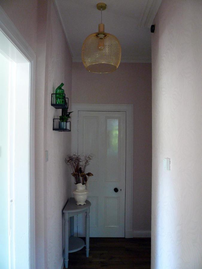 Woodburn Ground-Floor Apartment In Quiet Setting In פיטלוצ'רי מראה חיצוני תמונה